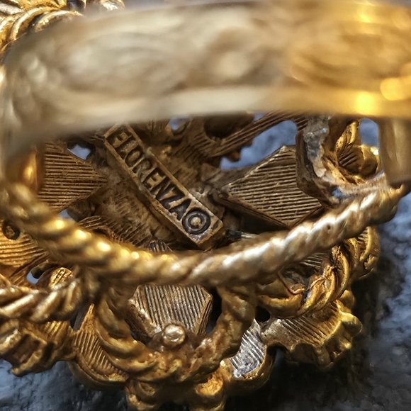 Vintage Florenza Style Czech Filigree Cocktail Ring - Emerald Green Art Glass - Picture 9 of 10